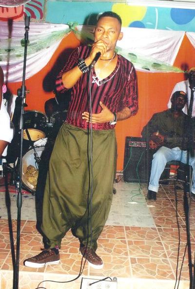 Babia Ndonga, alias Shokoro sur scène en Angola