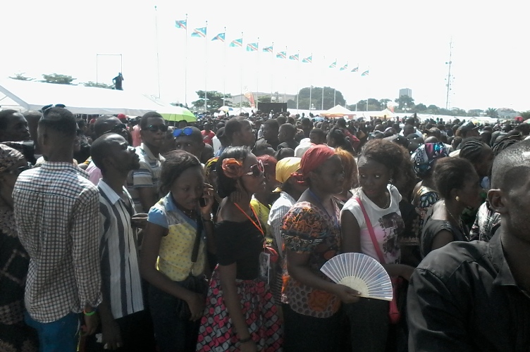 Les Kinois venus en masse rendre leur dernier hommage à Sr Marie Les Kinois venus en masse rendre leur dernier hommage à Sr Marie