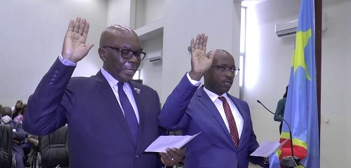  Joseph-Alfred Ponde Isambwa et Prince Cokola Ntwali Katintima prêtant serment (DR)