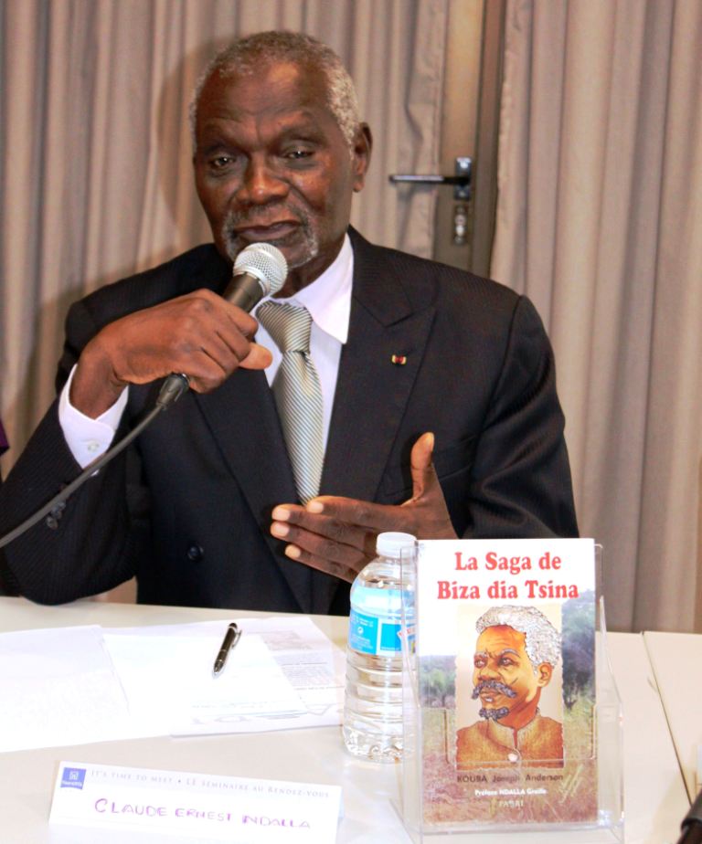 Claude Ernest Ndalla lors de la présentation officielle à Paris, le 25 juillet 2015, de la Saga de Biza Dia Tsina 