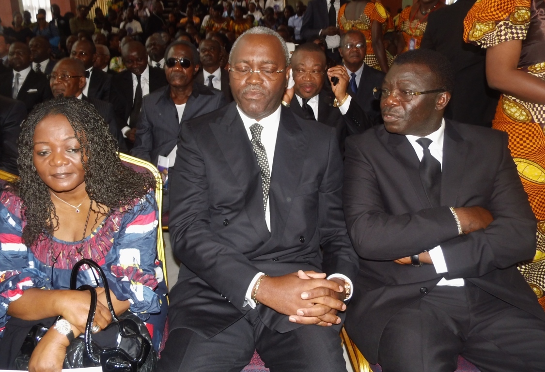 Le maire de Brazzaville, Hugues Ngouélondélé, et le général Norbert Dabira