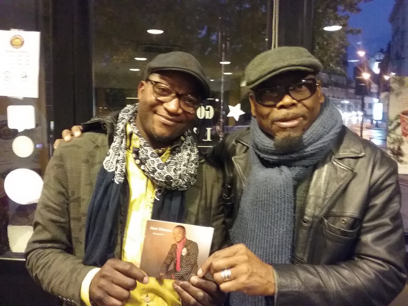 Sammy Massamba avec Abel Dibassa, heureux de présenter au public le nouvel album "Succession"