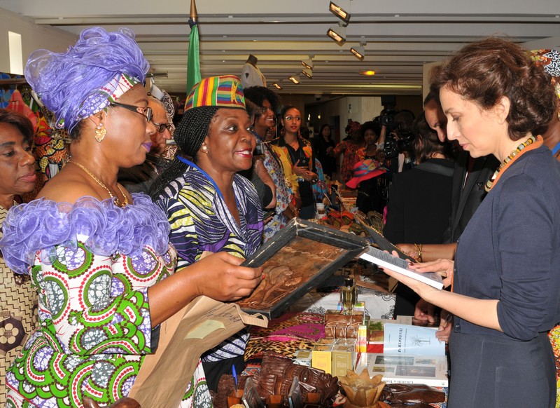 Unesco- Semaine Africaine 2018 Audrey Azoulay, directrice de l'Unesco lors de la visite du stand du Congo