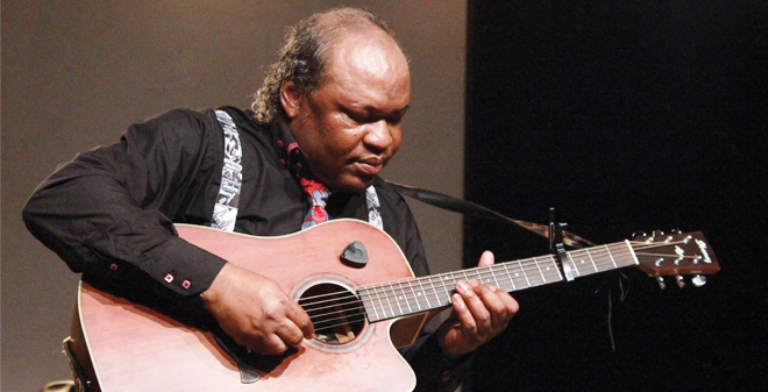 Barly Baruti sur le podium de la précédente Fête du livre 