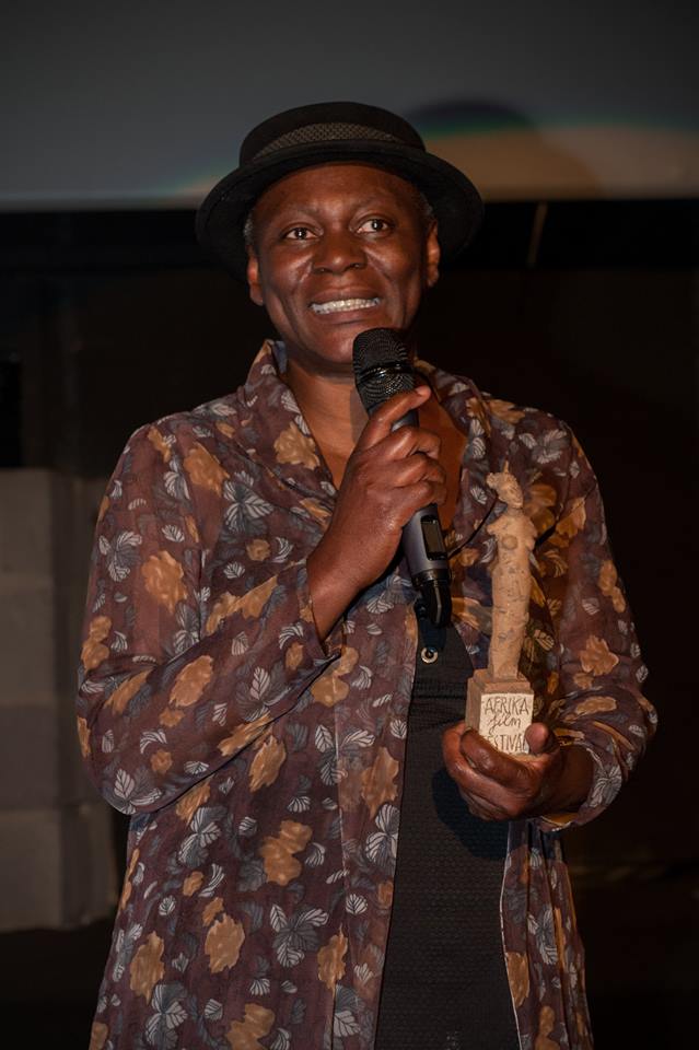 Photo 1  : Monique Phoba sacrée Artist Award 2015 de l’Afrika Film Festival de Louvain
