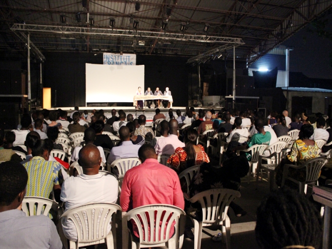 Un ciné-débat à la Halle de la Gombe