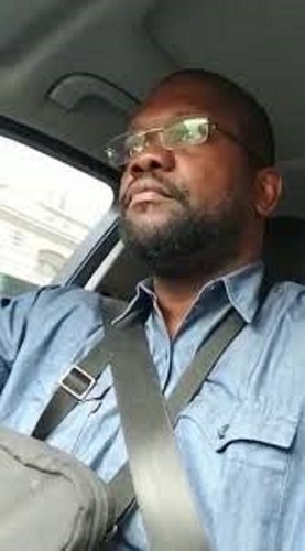 Le regretté docteur Didier Bandubola au volant à Paris (DR)