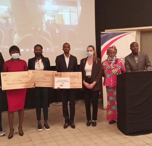 La photo de famille des trois lauréats de la finale nationale (Adiac)