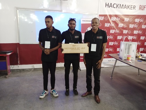 Le premier prix remporté par le trio Chadrack Mabla, Luc kitenge et Ferawi Mabla (Adiac)