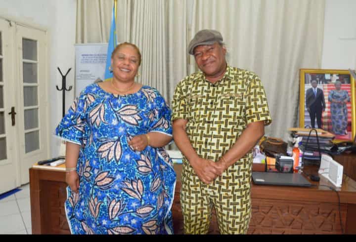 La Ministre Catherine Kathungu recevant Barly Baruti dans son cabinet (DR)