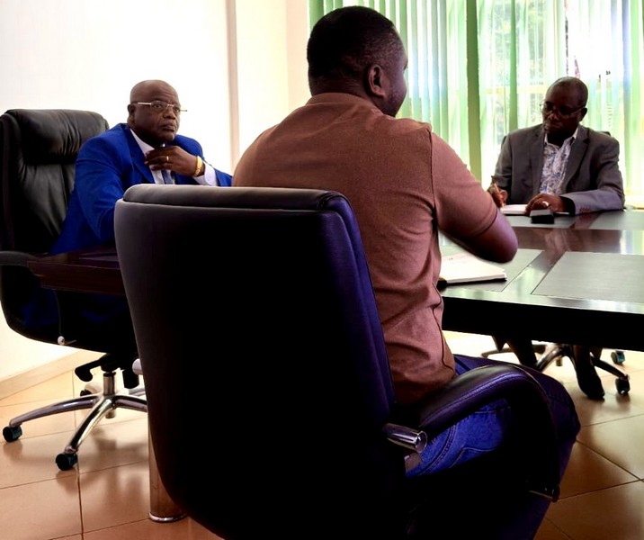 L'ambassadeur Jean Félix Mokiemo lors de la rencontre avec la communauté estudiantine à Kigali, juillet 2026