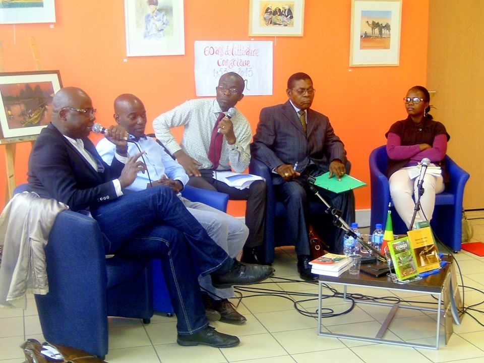 Séquence d'un des débats lors du démarrage des festivités du soixantième anniversaire de la littérature congolaise à l'Haÿ-les-Roses