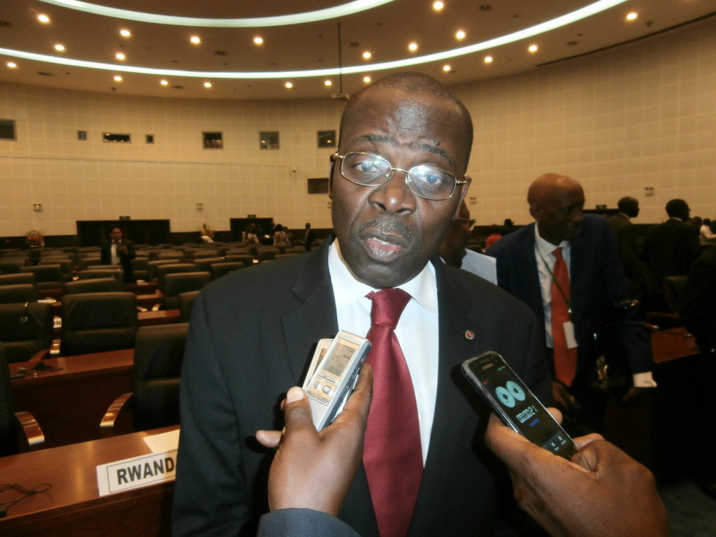 André Nzapakéké, Premier ministre centrafricain