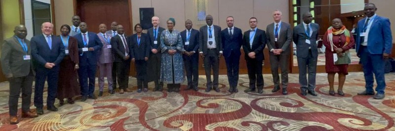 COP29-Photo de groupe des représentants Aforest Congo autour de la ministre Rosalie Matondo