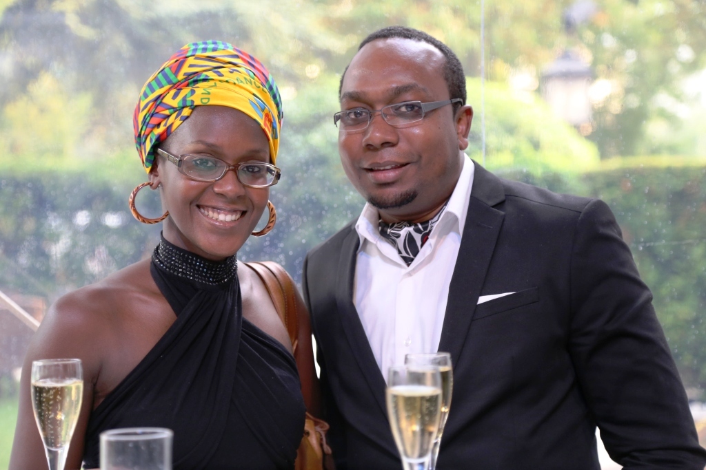 Un couple anonyme à la célébration du 54ème anniversaire de l'indépendance du Congo à Paris