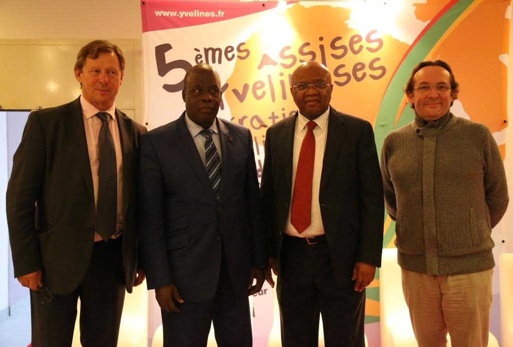 Emmanuel Ambende entouré de Henri Dimi, Jean-Marie Tetart et Pierre Bédié à la clôture des 5èmes Assises Yvelinoises