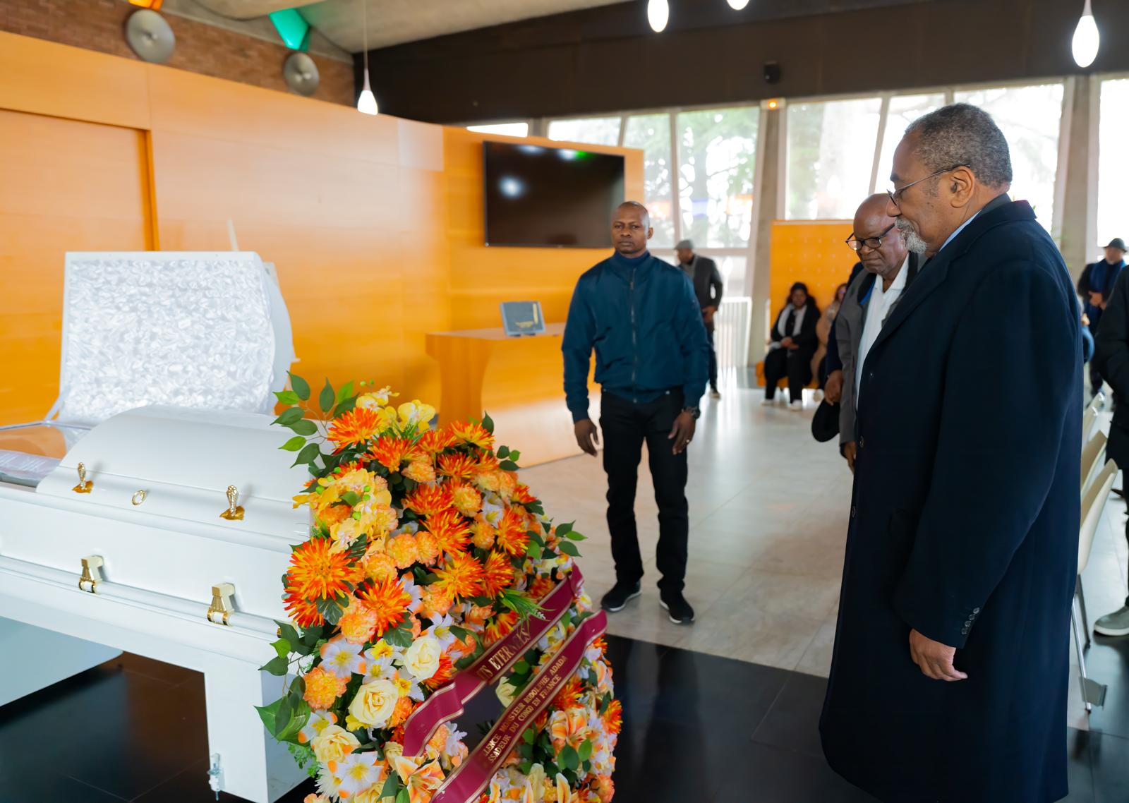 Dernier hommage de l'ambassadeur Rodolphe Adada à Pascal Andjembo