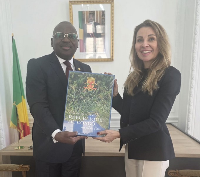 République du Congo - Serbie séance de travail Expo 2027 - échange de cadeaux 