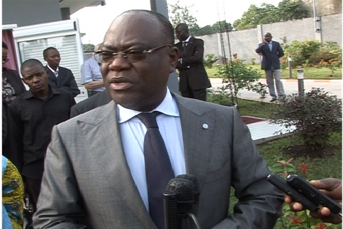 Le ministre des PT-NTIC, Tryphon Kin-Kiey Mulumba en guerre contre la fraude des appels internationaux entrants