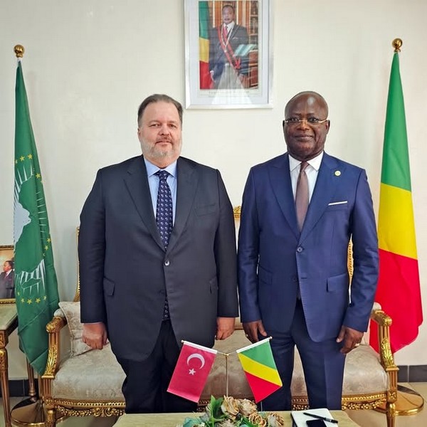 Les ambassadeurs Guy Nestor Itoua et Hilmi Ege Türemen