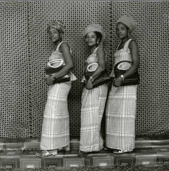 Exposition de Pellosh à Paris, Les 3 sœurs Pointe-Noire  1976, une des 50 œuvres sélectionnées