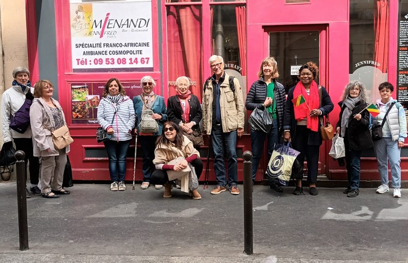 Photo de famille de la délégation du Comité de jumelage Reims-Brazzaville à Paris, avril 2025