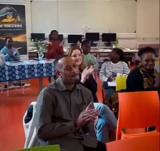 Vue partielle du public lors de la présentation officielle du livre de Dimitri M'Foumou-Titi  au Lycée Lucas de Nehou à Paris