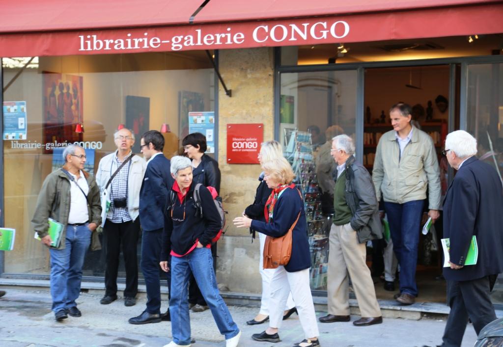 Membres du Comité de jumelage Reims-Brazzaville après la visite de la Librairie galerie Congo