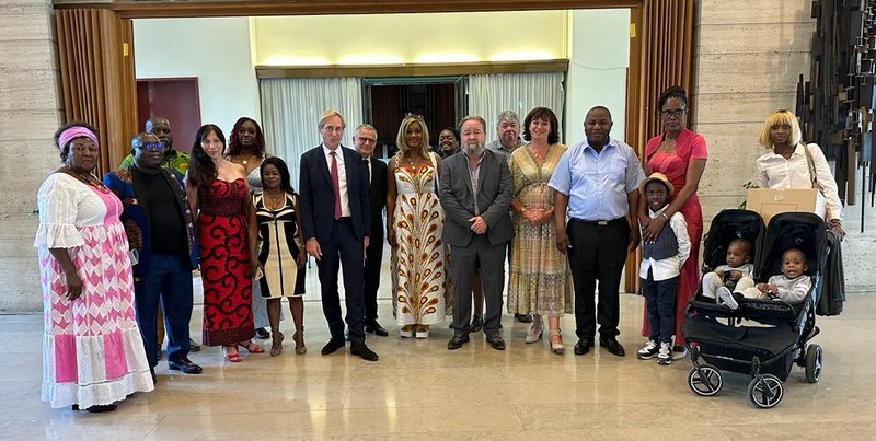 Photo de famille lors des Premières journées économiques et mémorielles France-Congo-Normandie, Rouen, le vendredi 7 juillet 2023