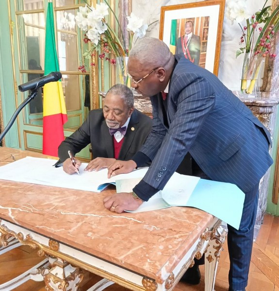Séquence de la signature d'acte du mariage du 09 janvier 2026 à l'ambassade du Congo à Paris