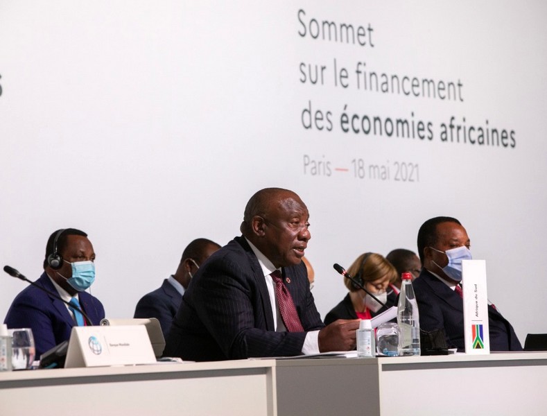 Vue partielle de la délégation congolaise conduite par le chef de l'état Denis Sassou N'Guesso au Sommet sur l'Afrique du 18 mai 2021 à Paris