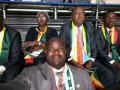 Après le défilé des athlètes, Franck Elemba a assisté au spectacle devant une dame de la délégation qui n'avait pas l'air très contente d'être là