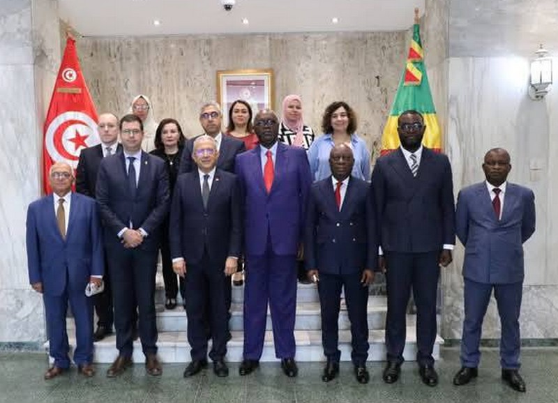Photo de famille de la délégation congolaise à Tunis, mai 2025