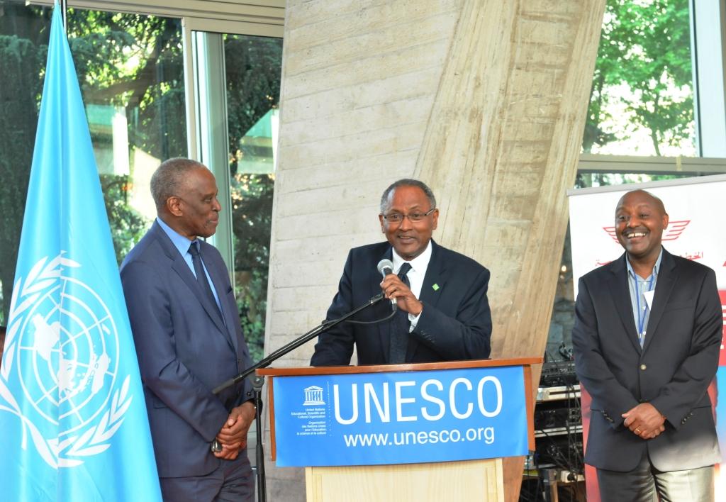 Jacques Kabore, à droite, président du Groupe Afrique satisfait de l'édition de la Semaine africaine 2016