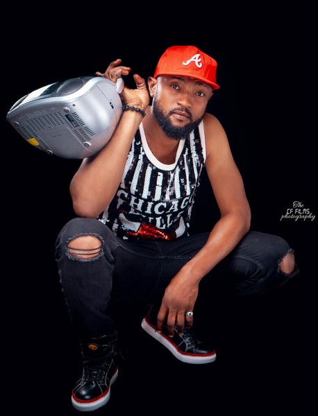  Walo Boss-Tino, alias « Chanteur capable »